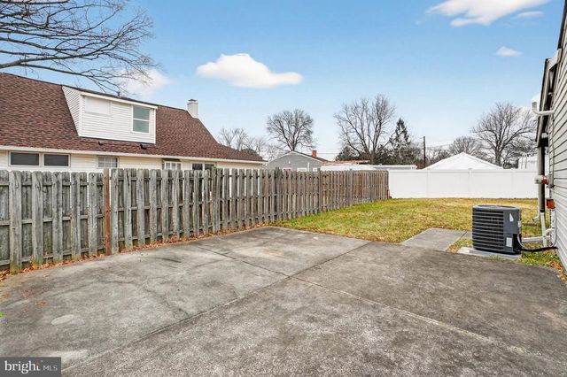 11 COUNTRY CLUB DR, Glen Burnie, MD 21060