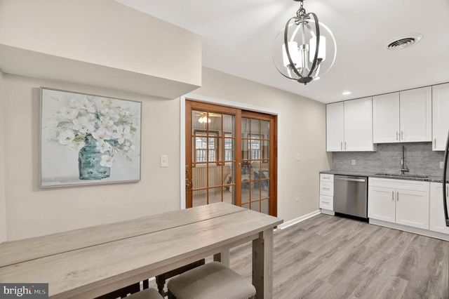 11 COUNTRY CLUB DR, Glen Burnie, MD 21060