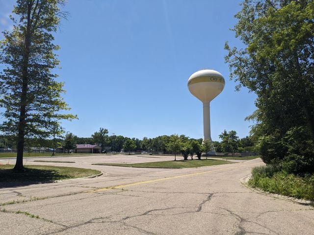 816 & 820 E Indiana Circle, New Buffalo, MI 49117