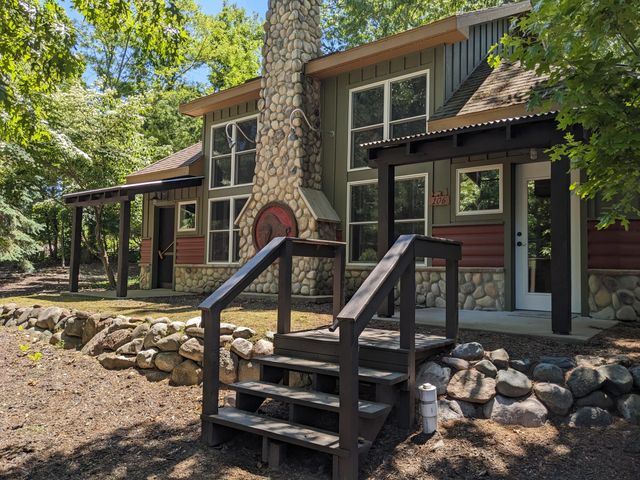 816 & 820 E Indiana Circle, New Buffalo, MI 49117