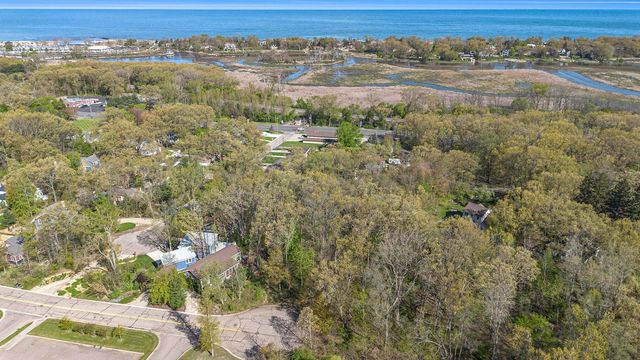 816 & 820 E Indiana Circle, New Buffalo, MI 49117