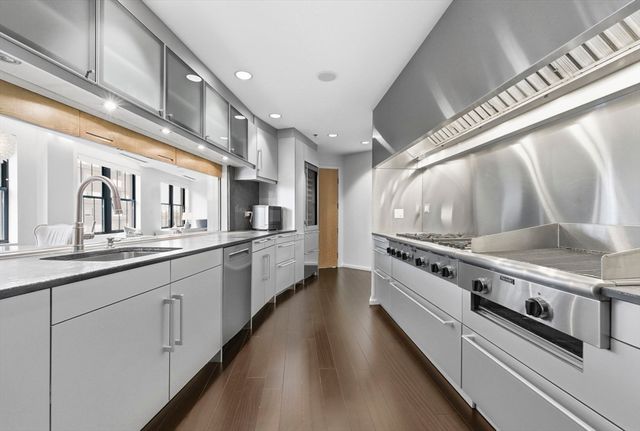 9 W Broadway 618, Boston, MA 02127