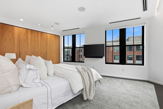 9 W Broadway 618, Boston, MA 02127