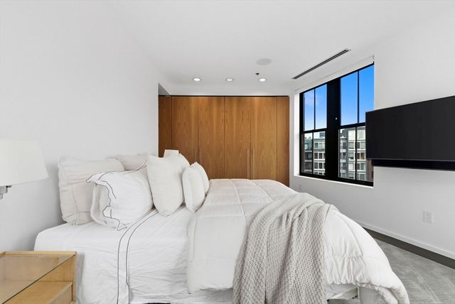 9 W Broadway 618, Boston, MA 02127