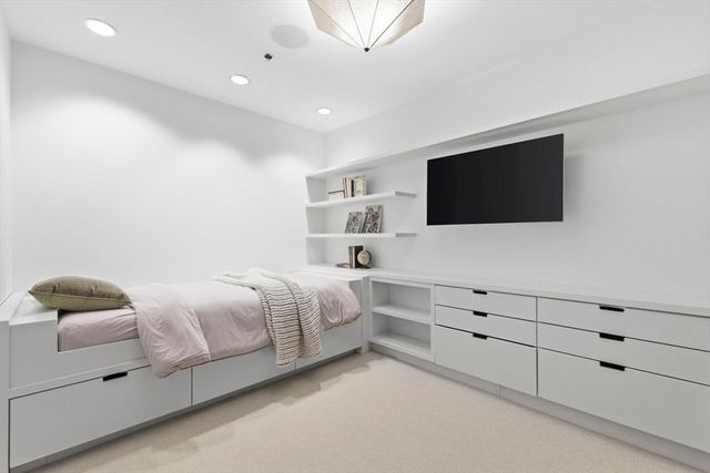 9 W Broadway 618, Boston, MA 02127