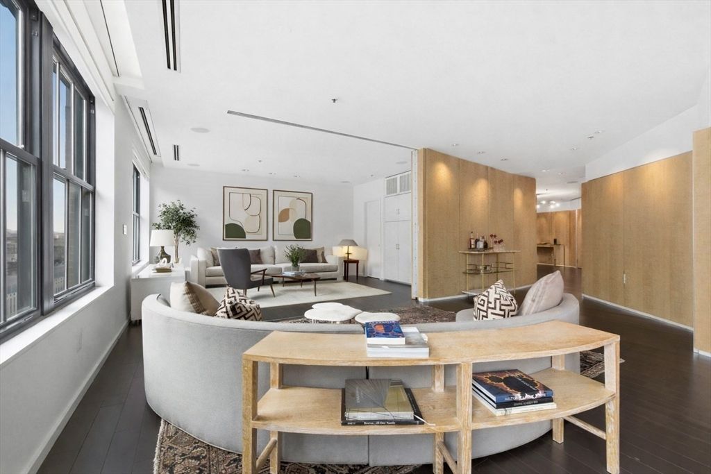 9 W Broadway 618, Boston, MA 02127