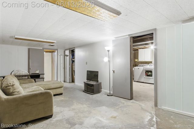 520 May Road, Rochester Hills, MI 48307