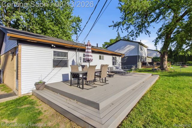 520 May Road, Rochester Hills, MI 48307