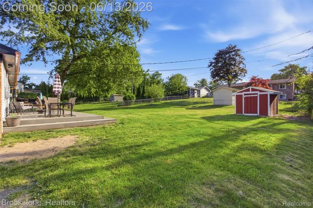 520 May Road, Rochester Hills, MI 48307
