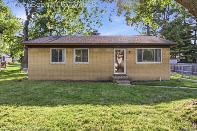 520 May Road, Rochester Hills, MI 48307