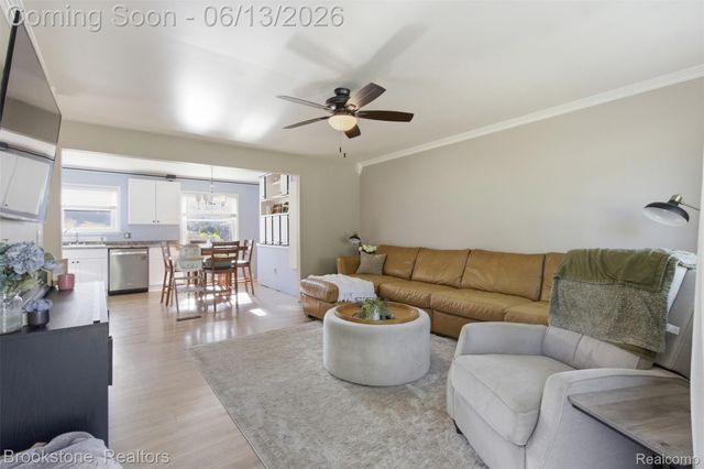 520 May Road, Rochester Hills, MI 48307