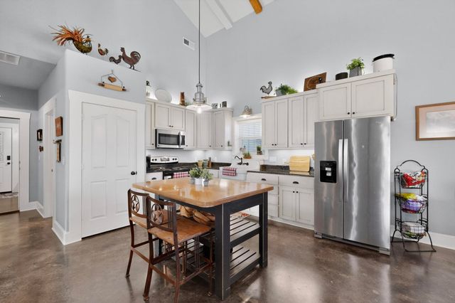 2800 County Road 2905, Dodd City, TX 75438