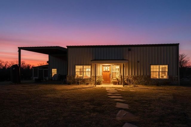 2800 County Road 2905, Dodd City, TX 75438