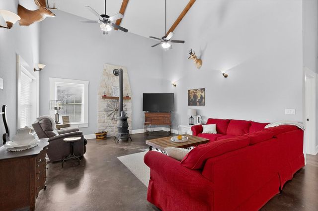 2800 County Road 2905, Dodd City, TX 75438