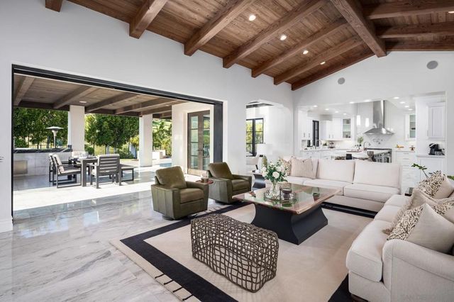 7630 Iluminado, San Diego, CA 92127