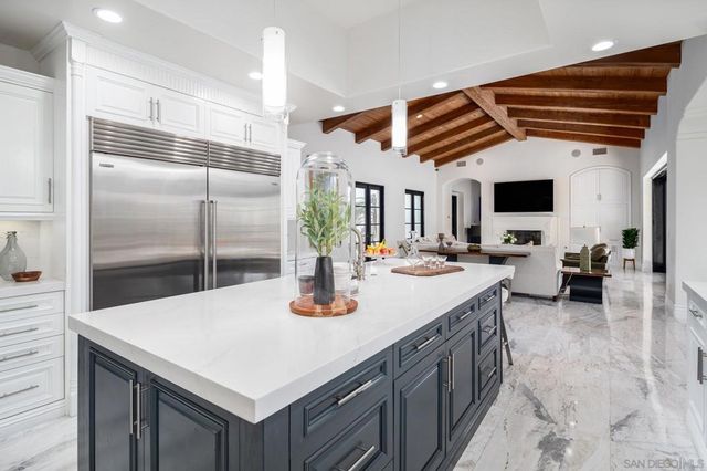 7630 Iluminado, San Diego, CA 92127