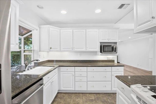 183 Sandberg Street, Thousand Oaks, CA 91360