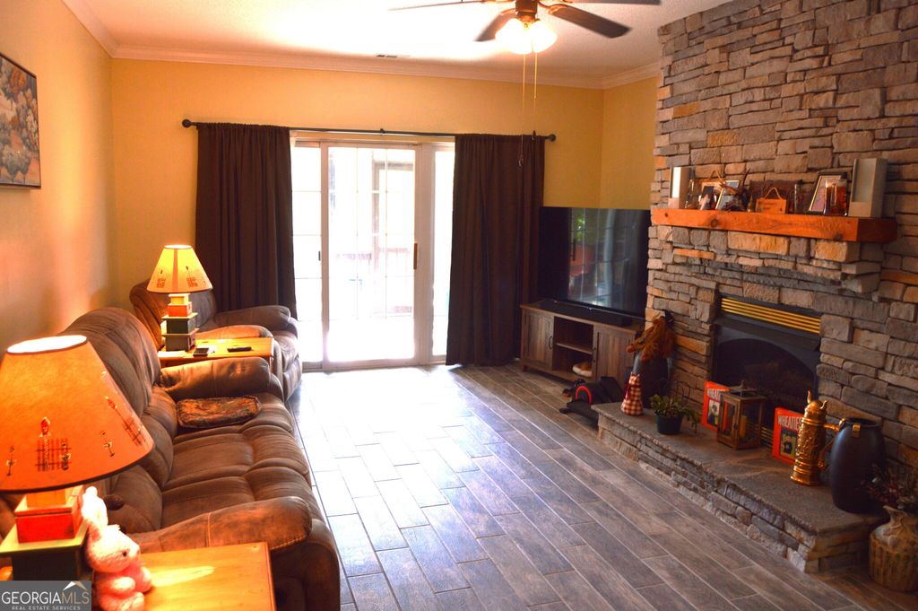 20 Gleneagle Court 102A, Clayton, GA 30525 — photo 2
