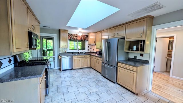 6409 Old Wood Road, Ashtabula, OH 44004