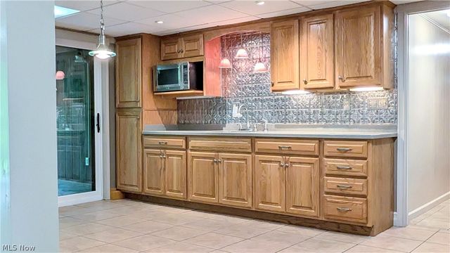 6409 Old Wood Road, Ashtabula, OH 44004