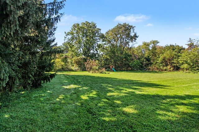 2705 Jennings Road, Whitmore Lake, MI 48189