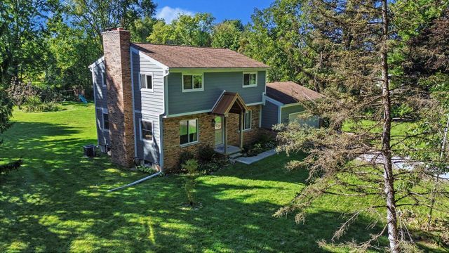 2705 Jennings Road, Whitmore Lake, MI 48189