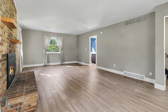 2705 Jennings Road, Whitmore Lake, MI 48189