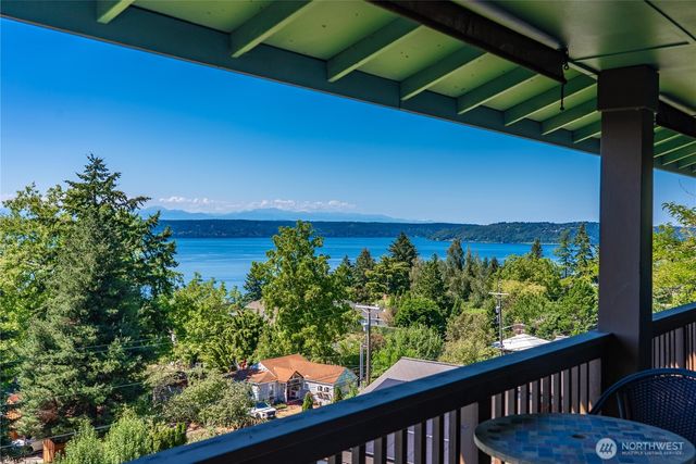 5027 Varco Road NE, Tacoma, WA 98422
