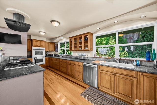 5027 Varco Road NE, Tacoma, WA 98422