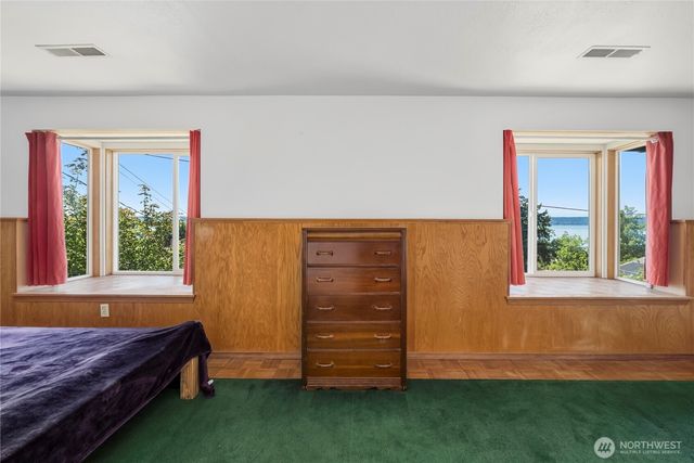 5027 Varco Road NE, Tacoma, WA 98422