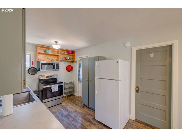 335 9TH Ave, Seaside, OR 97138