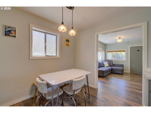 335 9TH Ave, Seaside, OR 97138