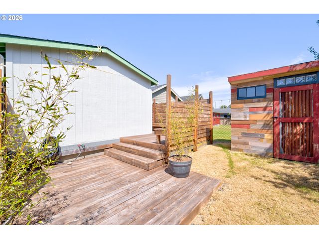 335 9TH Ave, Seaside, OR 97138