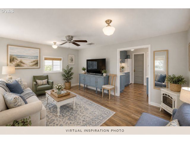 335 9TH Ave, Seaside, OR 97138