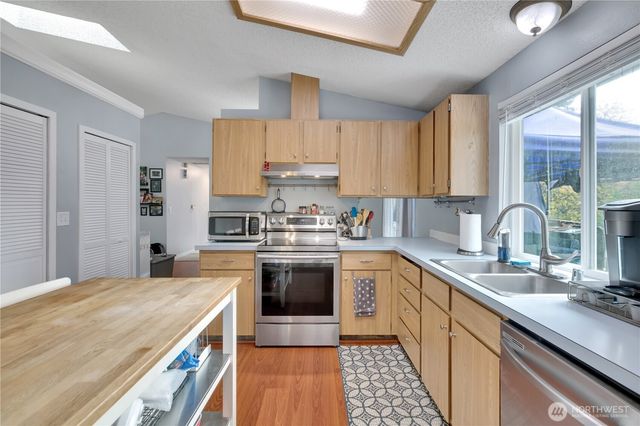 1412 33rd Avenue Ct SW, Puyallup, WA 98373