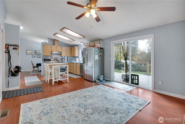 1412 33rd Avenue Ct SW, Puyallup, WA 98373