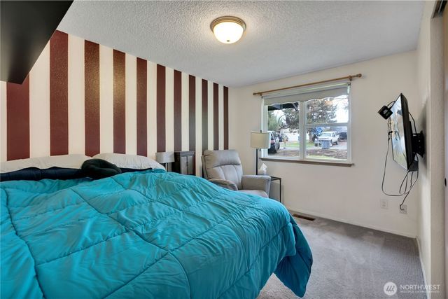 1412 33rd Avenue Ct SW, Puyallup, WA 98373