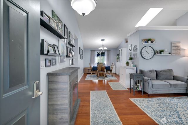 1412 33rd Avenue Ct SW, Puyallup, WA 98373