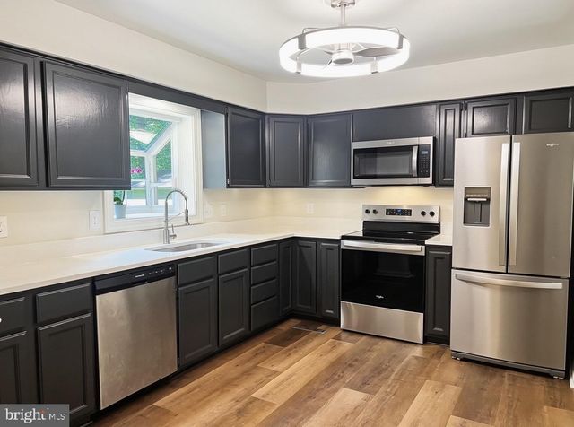 12 CLOVER HILL DR, Stafford, VA 22556
