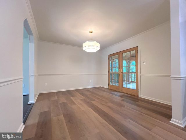 12 CLOVER HILL DR, Stafford, VA 22556