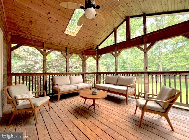 12 CLOVER HILL DR, Stafford, VA 22556