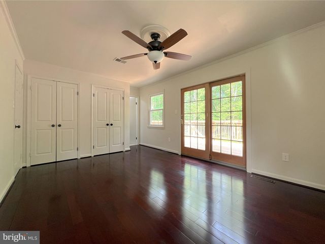 12 CLOVER HILL DR, Stafford, VA 22556