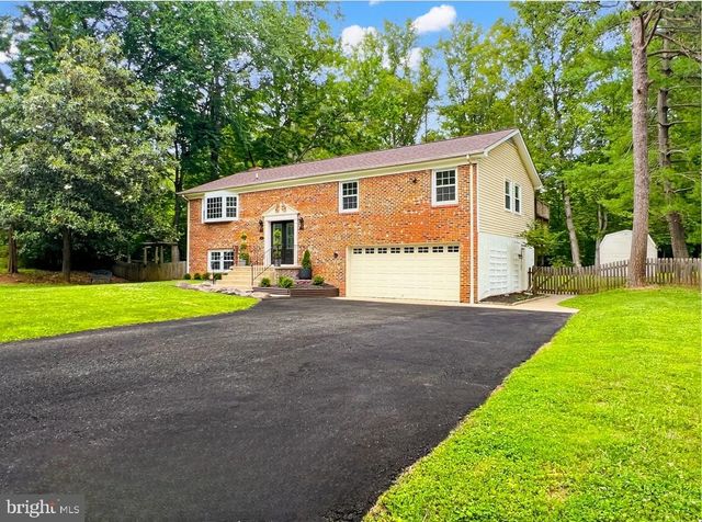 12 CLOVER HILL DR, Stafford, VA 22556