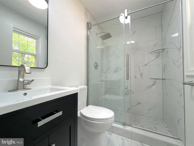 12 CLOVER HILL DR, Stafford, VA 22556