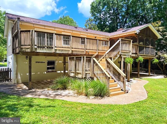 12 CLOVER HILL DR, Stafford, VA 22556
