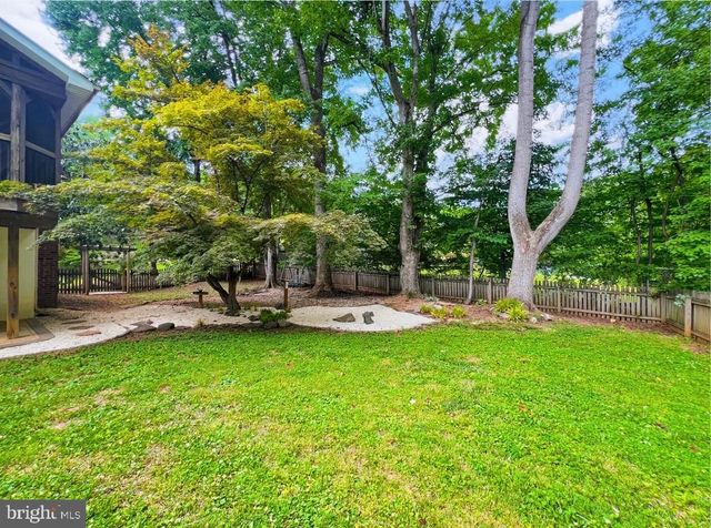 12 CLOVER HILL DR, Stafford, VA 22556