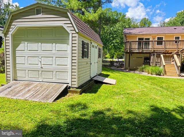 12 CLOVER HILL DR, Stafford, VA 22556