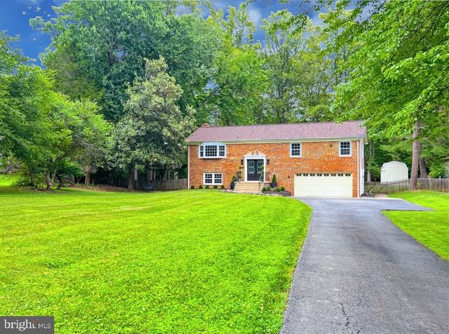 12 CLOVER HILL DR, Stafford, VA 22556