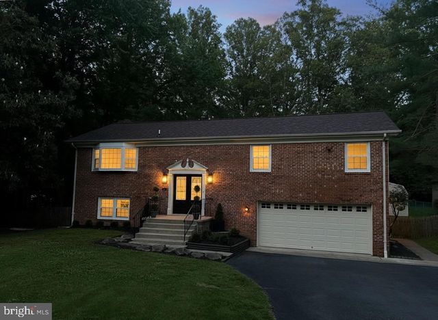 12 CLOVER HILL DR, Stafford, VA 22556