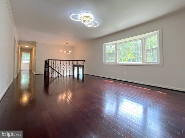 12 CLOVER HILL DR, Stafford, VA 22556